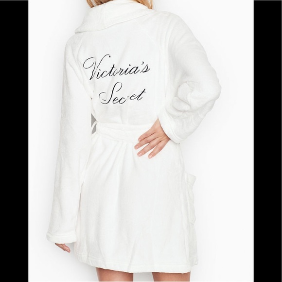 Victoria’s Secret Logo Short Cozy Robe NWT - Picture 1 of 7